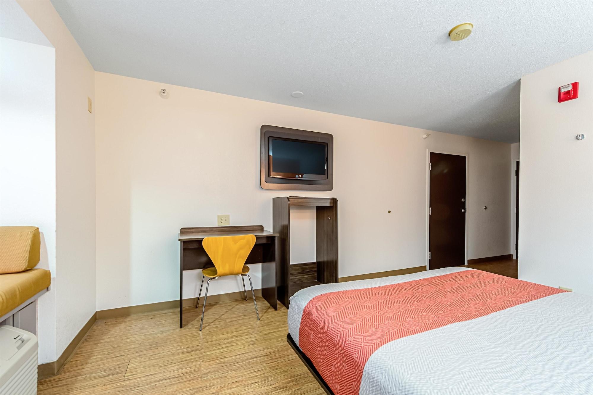 Motel 6 Indianapolis Carmel Екстериор снимка