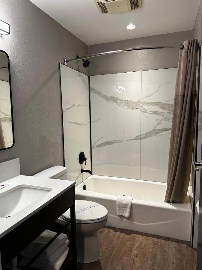Motel 6 Indianapolis Carmel Екстериор снимка