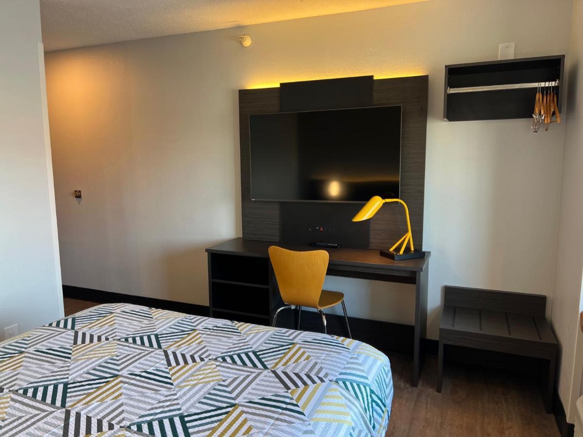Motel 6 Indianapolis Carmel Екстериор снимка