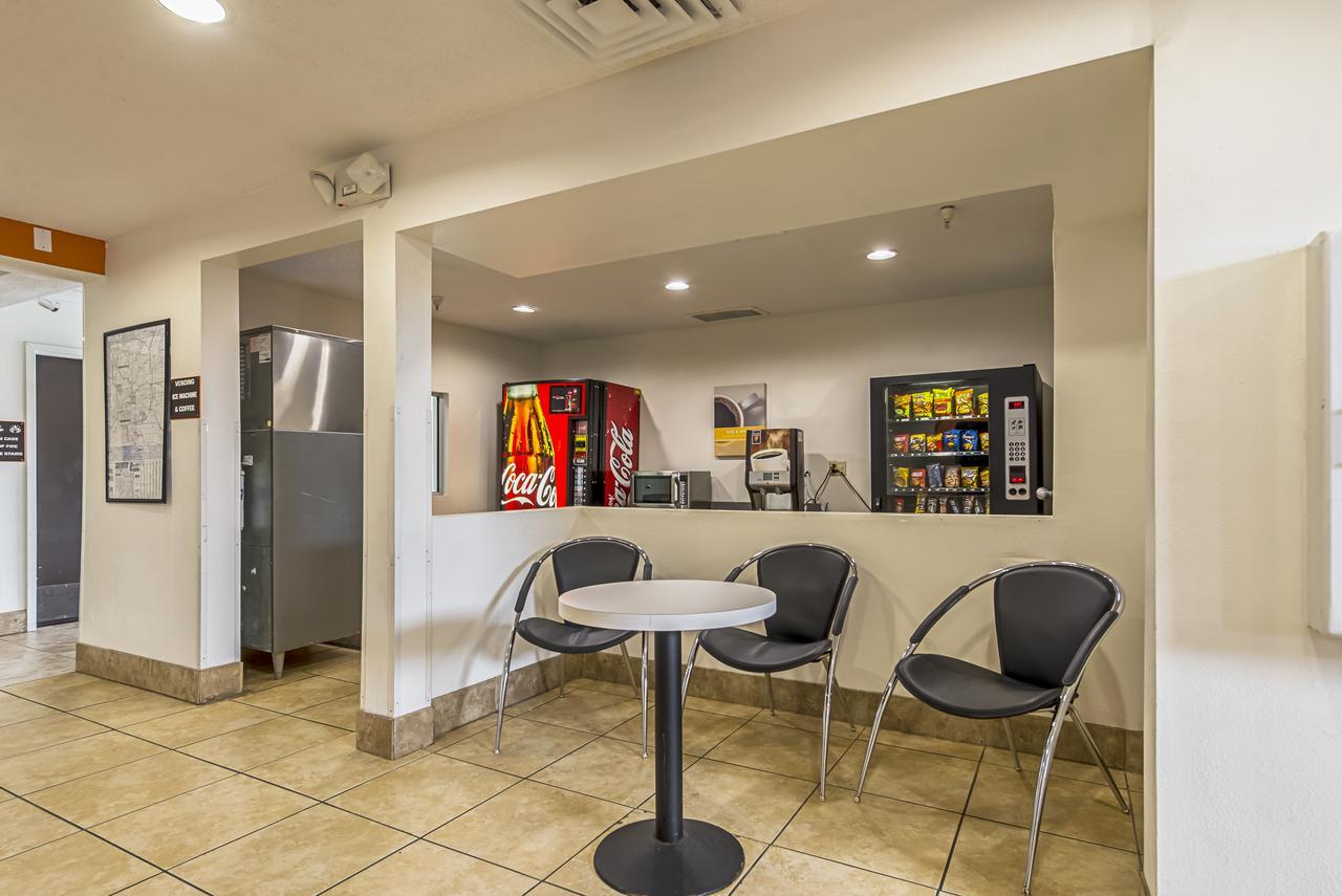 Motel 6 Indianapolis Carmel Екстериор снимка