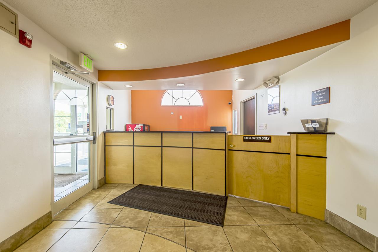 Motel 6 Indianapolis Carmel Екстериор снимка
