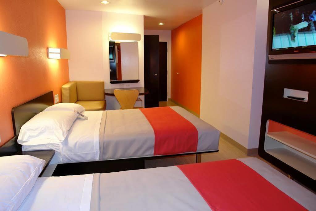 Motel 6 Indianapolis Carmel Екстериор снимка
