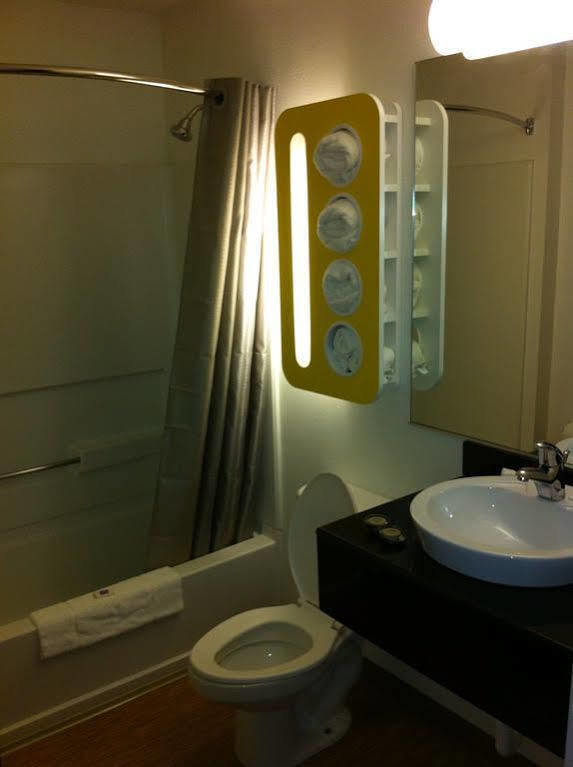 Motel 6 Indianapolis Carmel Екстериор снимка
